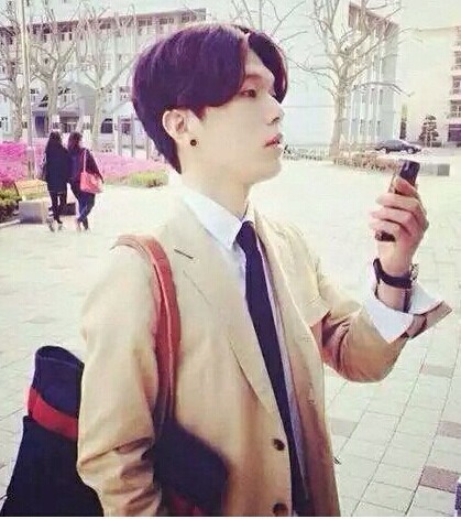 求几款好看的中分发型图片,可以不用发胶发蜡