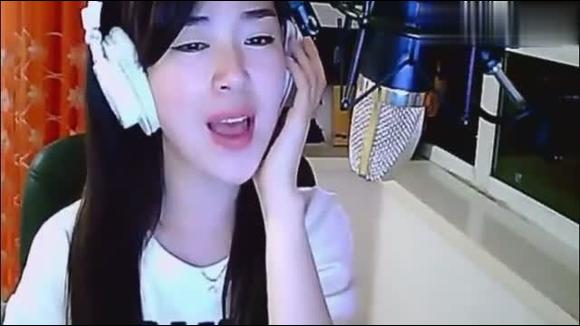 视频- 歌曲《我 的快乐就是想你》翻唱:美女紫菱,人美歌好听