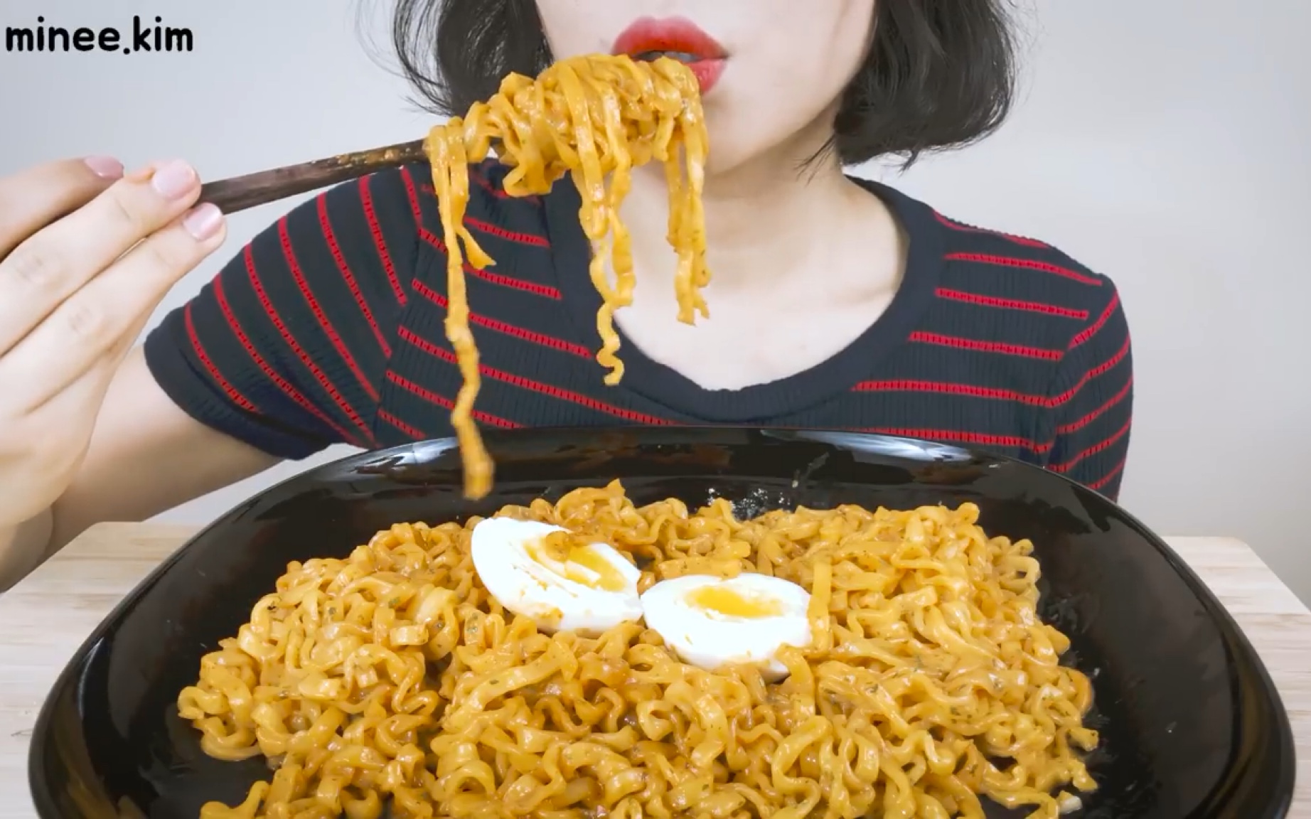 minee eats】简简单单吃点火鸡面~奶油火鸡面哦