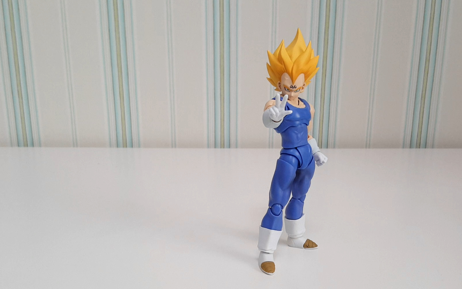 万代shf七龙珠魔人贝吉塔