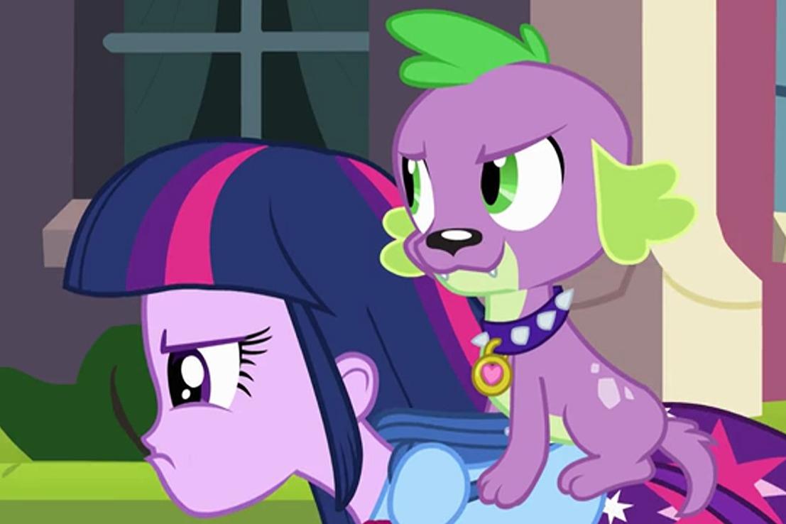 视频:《 小马宝莉》紫悦第一次来到人类世界,第一次变成人类的紫悦