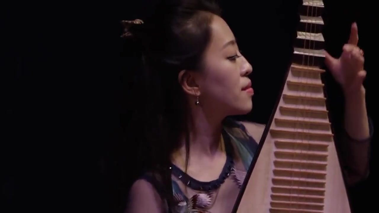 【琵琶】国家队仙女首席: b>赵聪 /b> - 丝路飞天