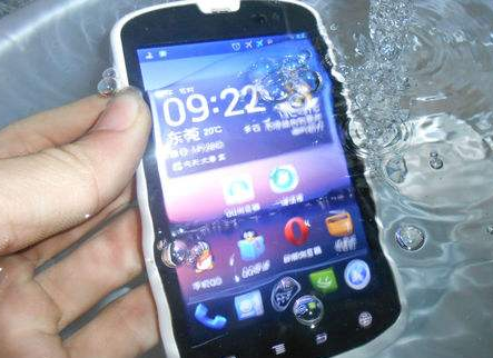 小米3进水了手机能开机但是就是屏幕失灵了,是