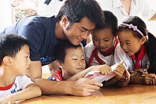 有哪些像古天乐一样默默做公益的明星?