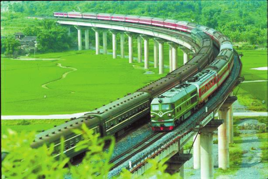 你觉得绿皮火车是否应该像高铁一样禁止吸烟?