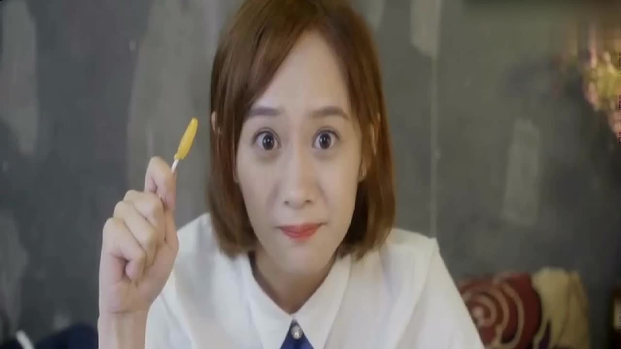 美女打嗝也算卦