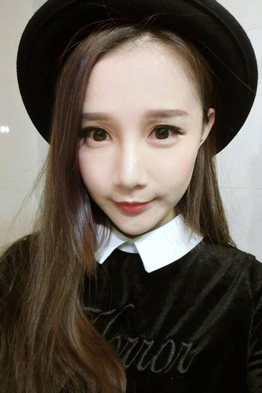 伊芙蕾雅的真名叫卢天天,出生于中国安徽合肥,是一位英雄联盟解说员.