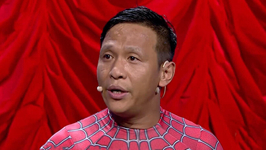 张晓唯张泰唯争夺最后一箱面包,曹贺军强势乱入!