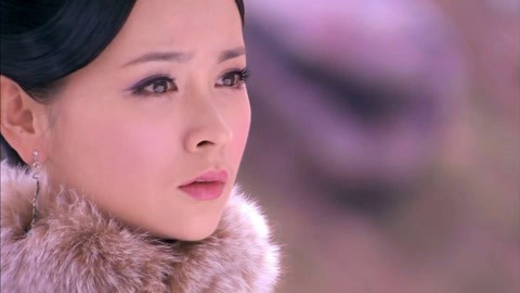 美人无泪:小玉儿满眼含泪,看着多尔衮哄袁姗姗开心,让人心疼!