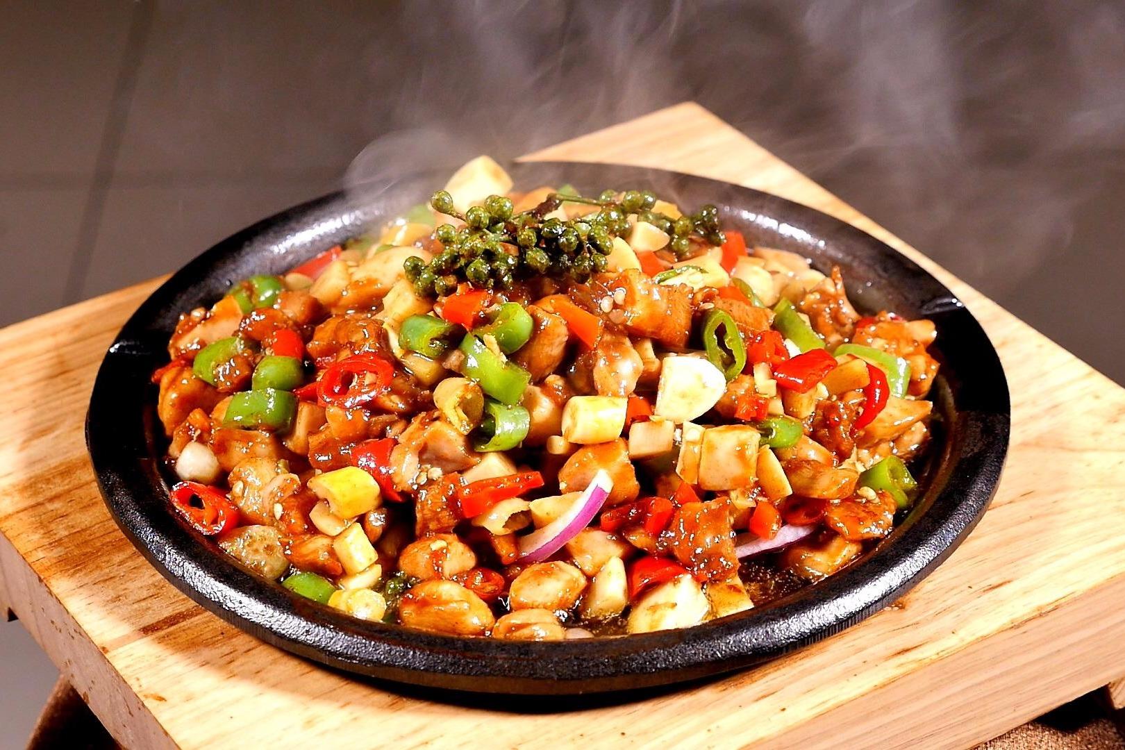 视频-楚菜大厨教你做:铁板 椒麻鸡,鸡肉美味 家常做法,下饭佐酒硬菜!