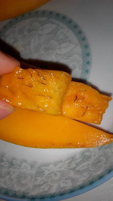 芒果里有黑线一样的东西,是不是虫子。