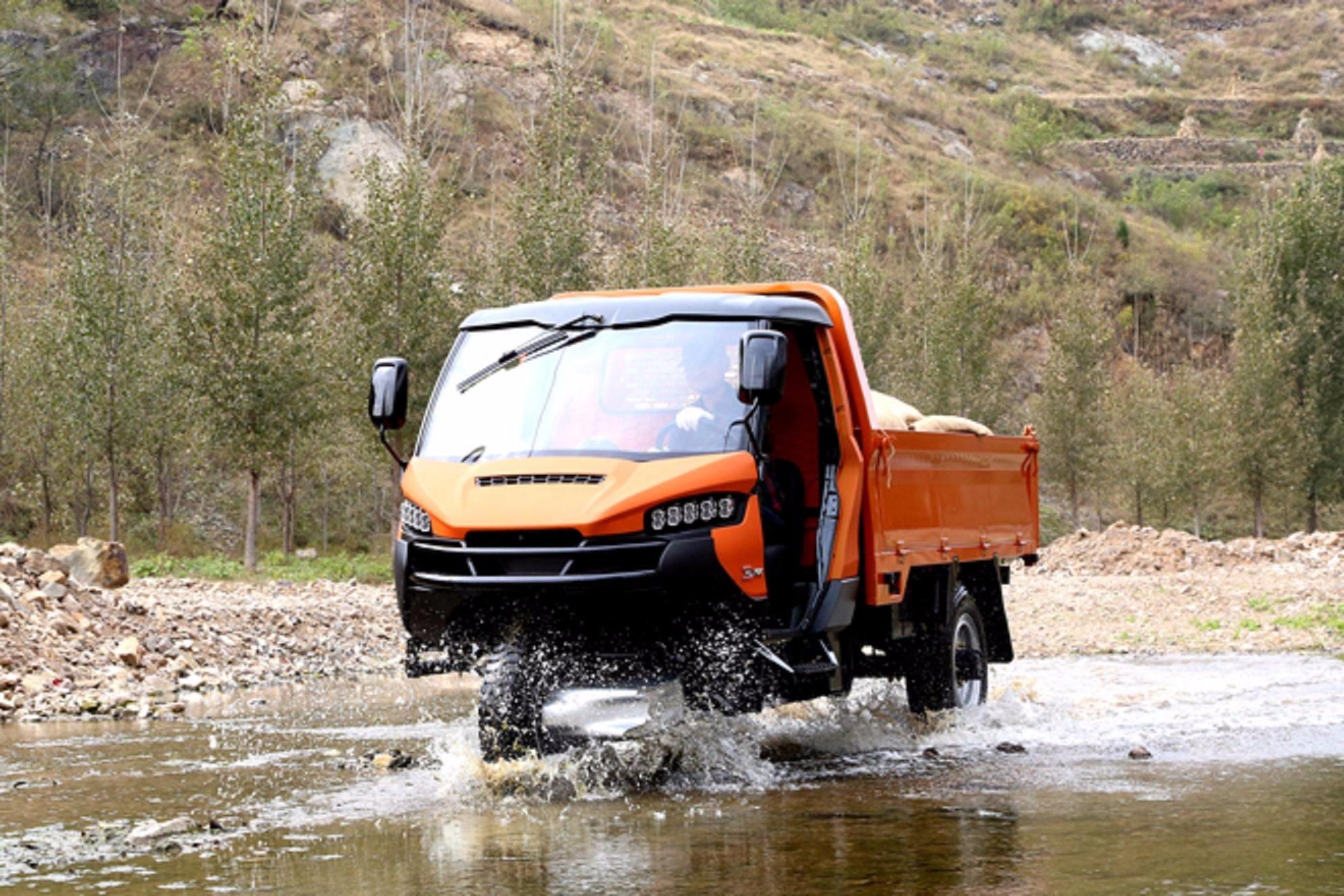 视频:农民最爱三蹦子五征3mx震撼来袭,造型拉风不输法拉利,仅2.26万