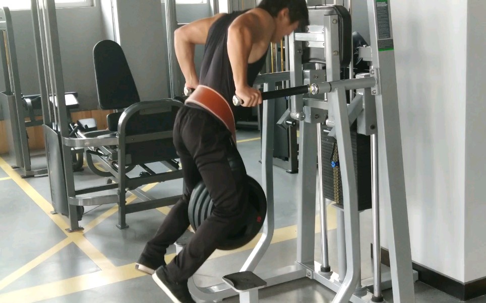 90kg负重双杠臂屈伸 突破极限 新记录达成