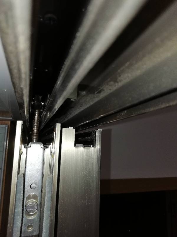 怎么把家里的推拉门拆下来?