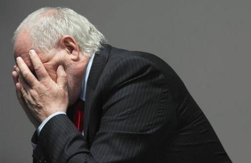 老年人经常打嗝怎么办