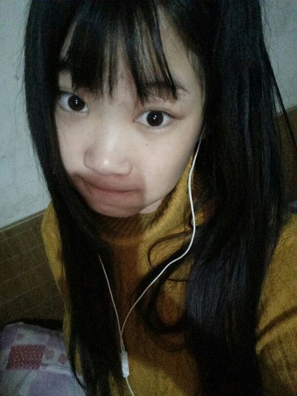 游轮发生事故,我和美女老师流落荒岛