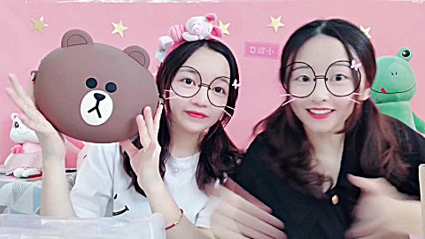 小熊过生日!花甜送她6个神秘快递箱,最后会拆出什么礼物呢?