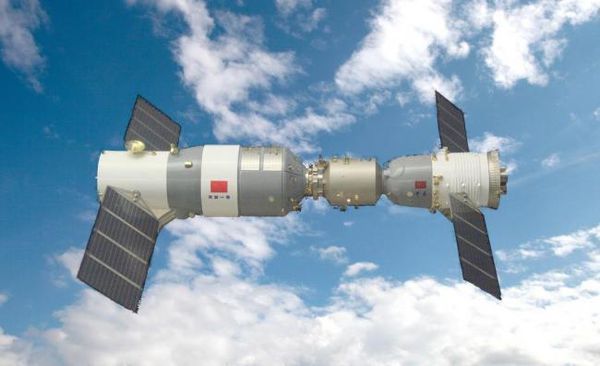 记者了解到,天宫一号重约8.5吨,与20吨级的和平号空间站,"礼