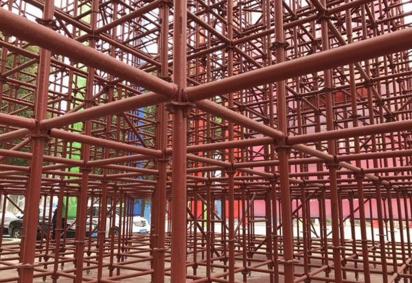 扣件式钢管脚手架立杆接头怎样错开