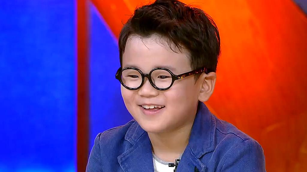 尹厚"小男神"唱歌太让人心动了,长大了也是个万人迷啊!