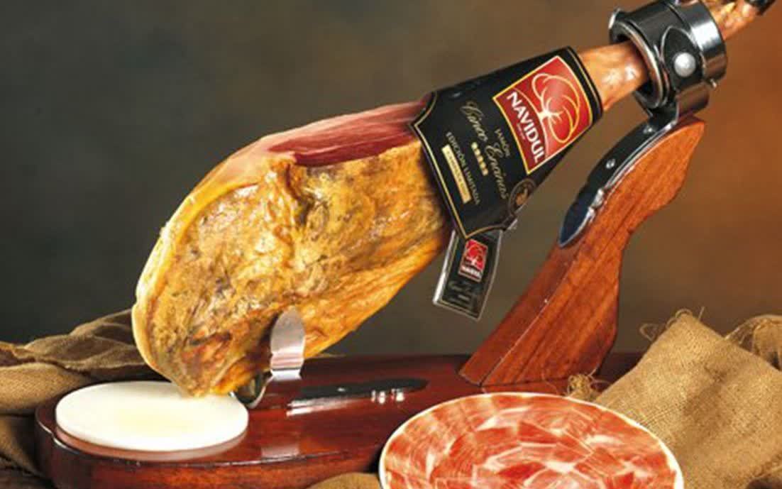 这珍藏50年伊 利比亚火腿,打开那一刻记者都排队拍照,这肉质看懵了