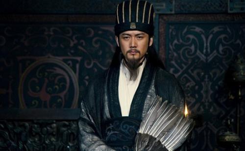 "羽扇纶巾"的"纶"该如何读?麻烦告诉我