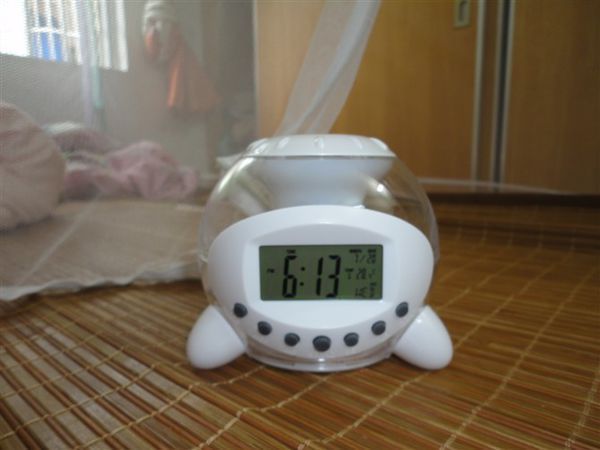 电池闹钟放在床头会影响身体吗?会有辐射吗