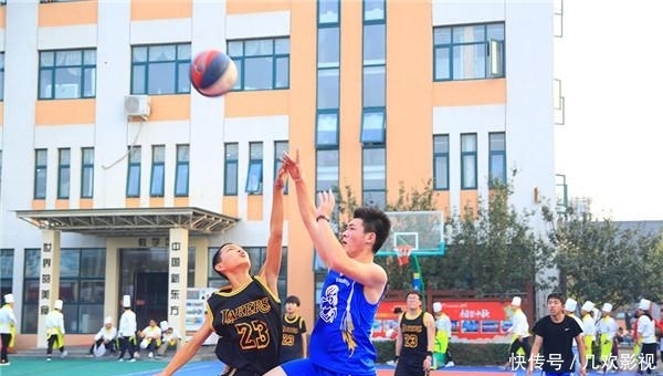 篮球比赛的篮球