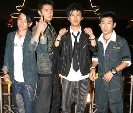 雷迪森and杰特们 好毒有毒 那什么歌?