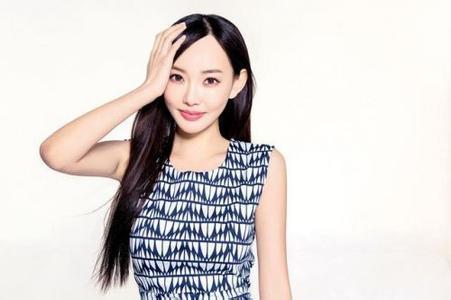 电影 澳门风云 里面有黄龄吗?