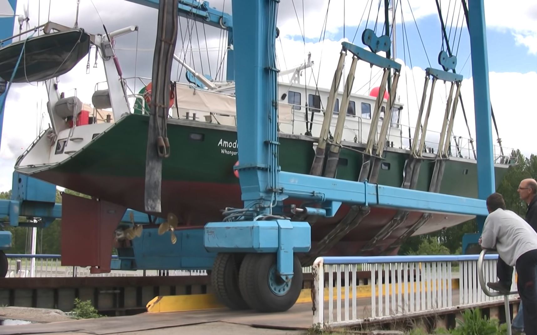 [图]Boatrip. The North West Passage from west to east沙滩船厂自建80英尺帆船渔船挑战北大西洋西北航道北大西洋