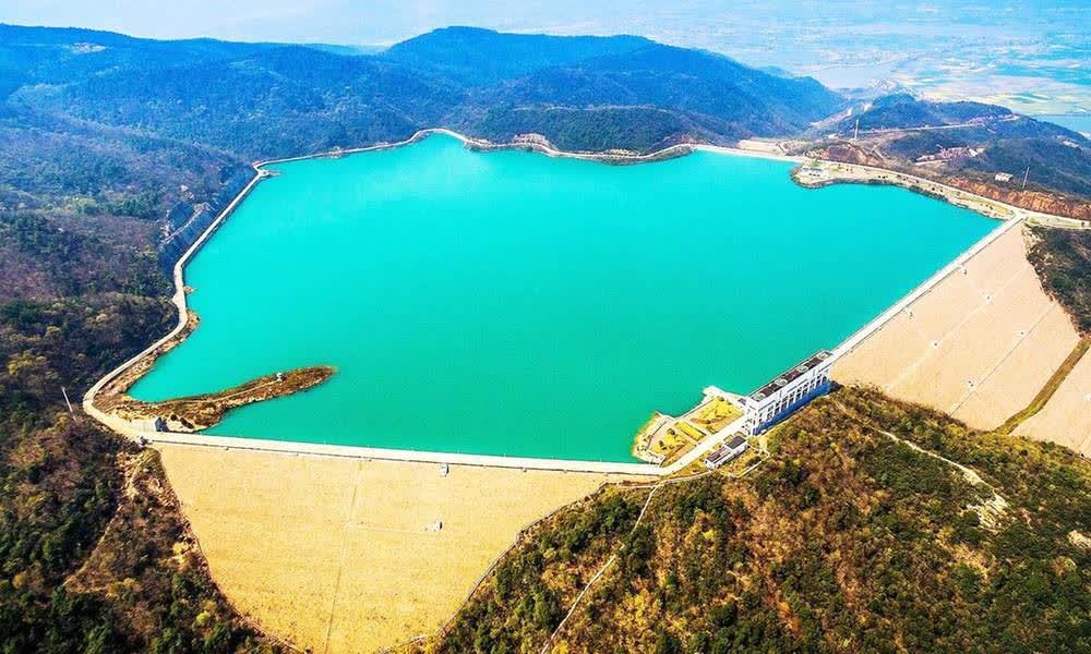 中国基建轰动 能源界,巨型水库被搬上山,斥资80亿耗时8年建成!