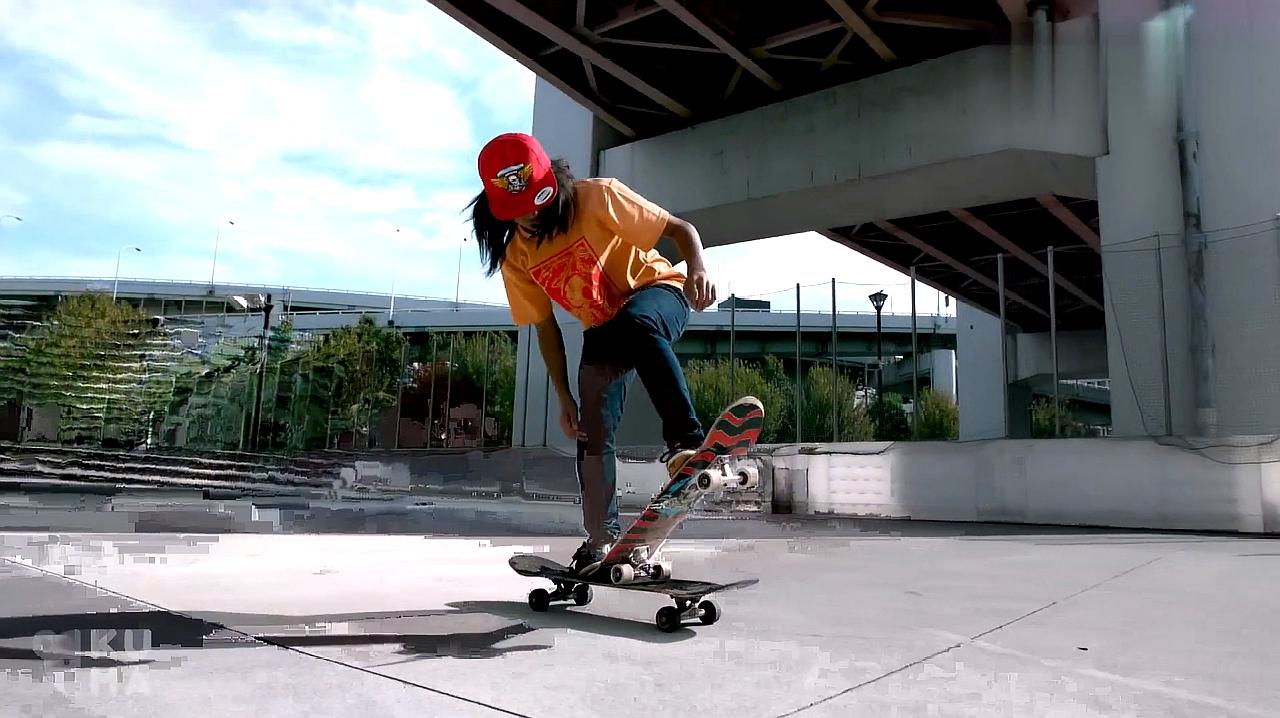 超燃 b>自由式滑板 /b>动作,让你眼花缭乱,玩得简直出神入化了!