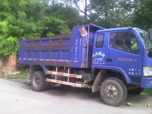 二手车交易市场农用车