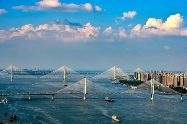 为什么长江沿岸有很多大城市,黄河沿岸却很少?