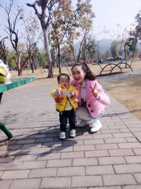 和老人婆住一起真的很烦躁,她不带孙子又不做