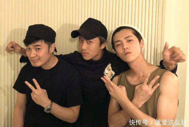 鹿晗吃播跨年晚会