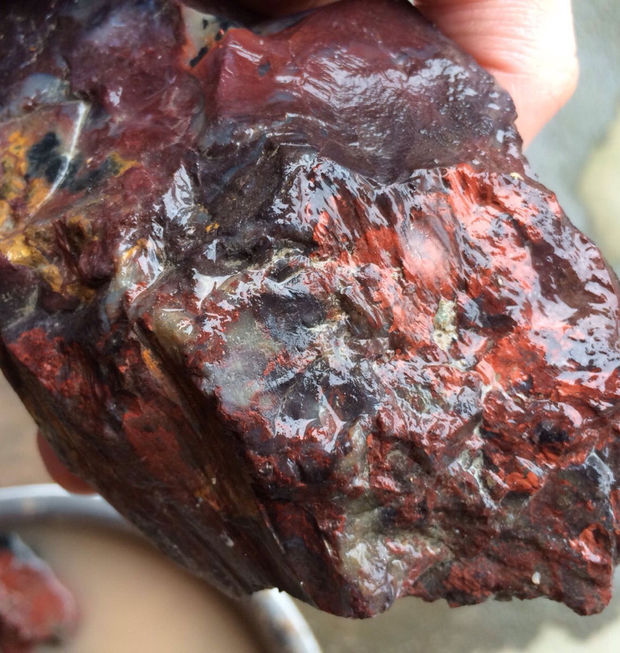 省地质检测报告是地开石,主要成分是二氧化铁什么的,有人知道这是