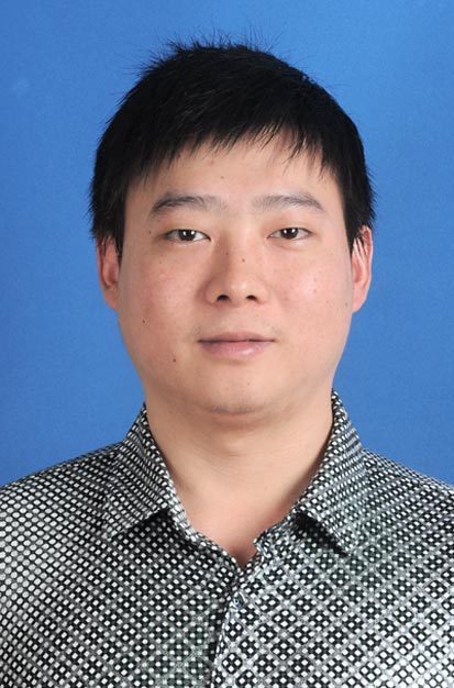 同样的司法考试照片头像比例过小。求帮忙修改