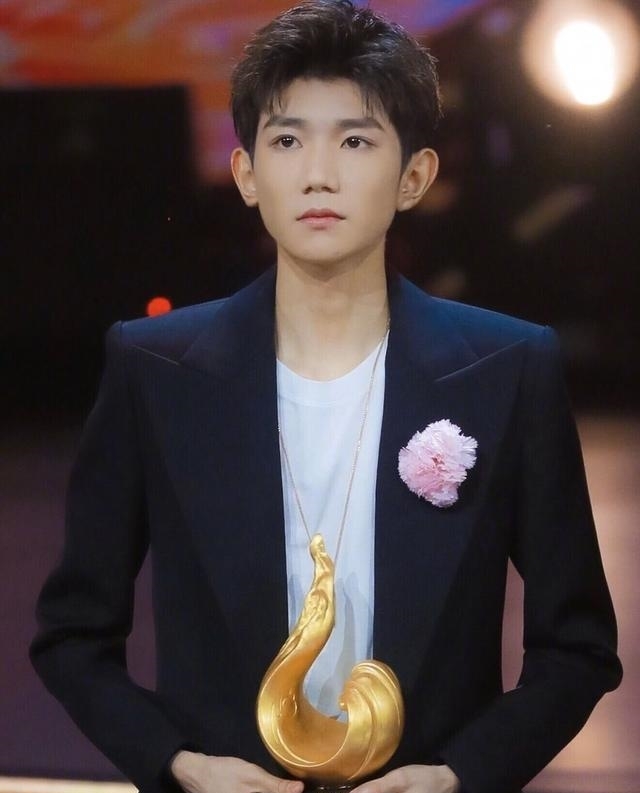 微博之夜沈腾是看王源吗