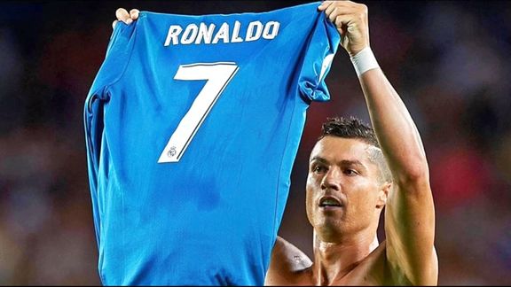 历史今天, c罗用晾 球衣的方式回敬梅西,绝代双骄晾 球衣名利场