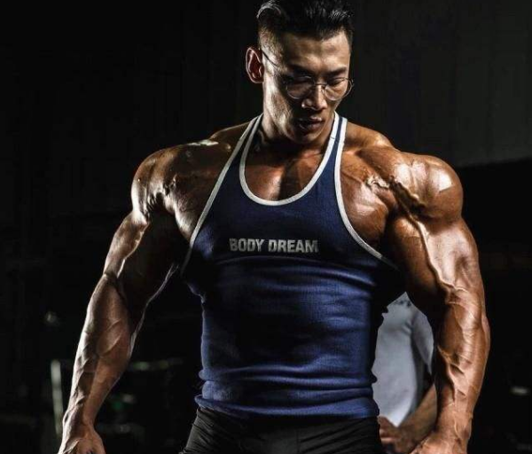鹿晨辉被称中国第一肌肉围度,他是怎么做到的?