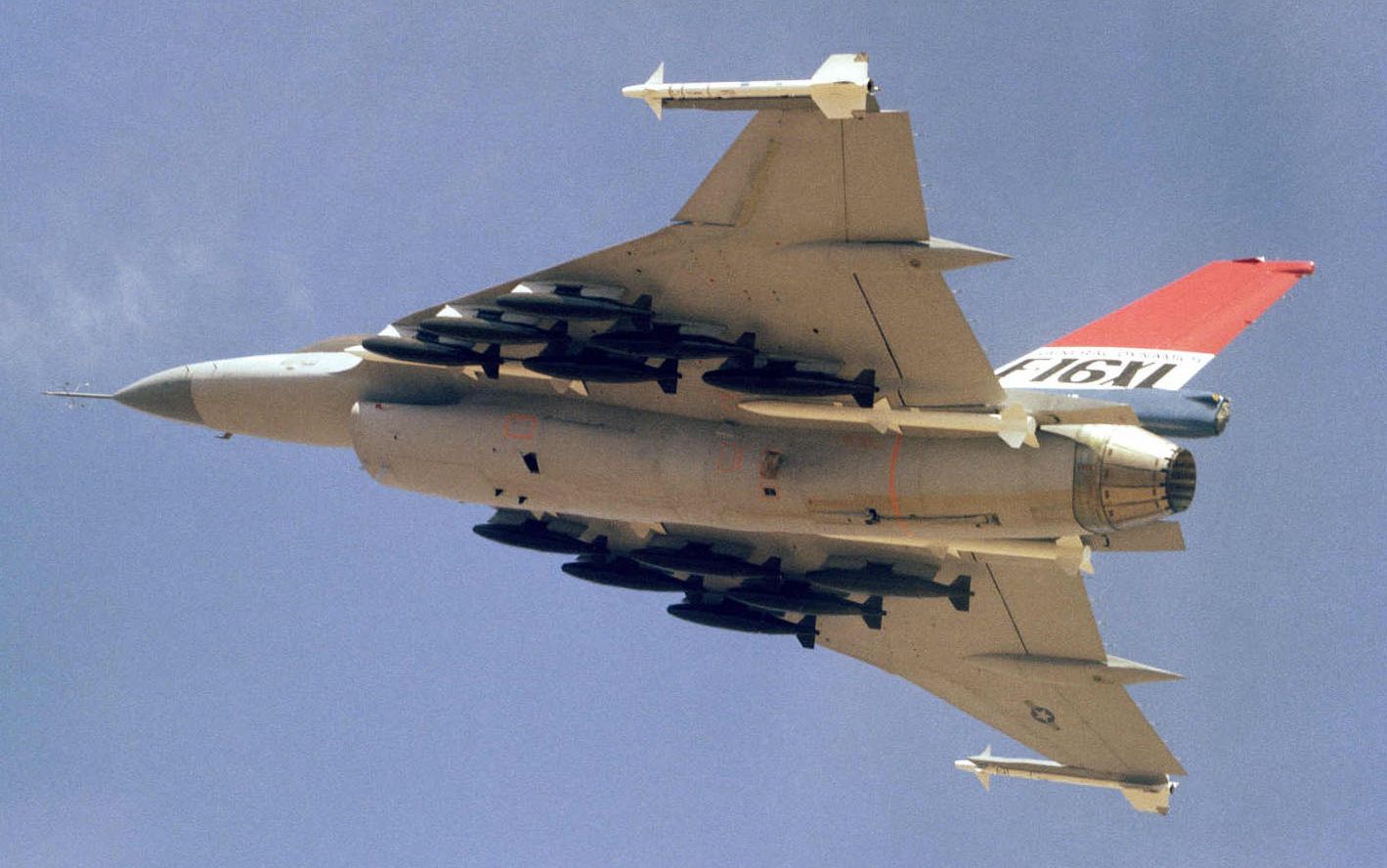 美国f-16xl战斗机