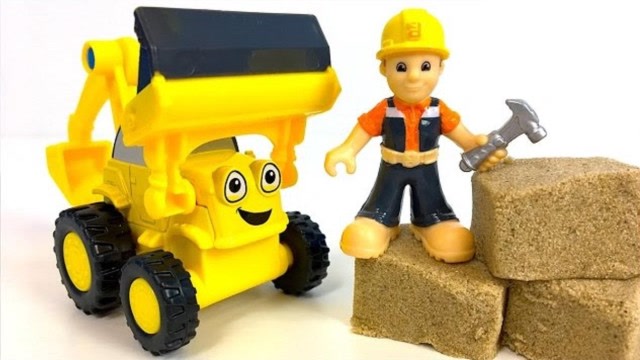 小小工程车来到工地帮忙运输建筑材料