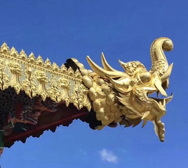 松赞林寺屋顶一个象鼻龙头是什么?到底叫什么?有什么寓意?