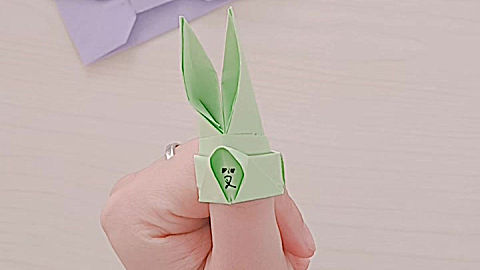 用纸折小兔子戒指图片