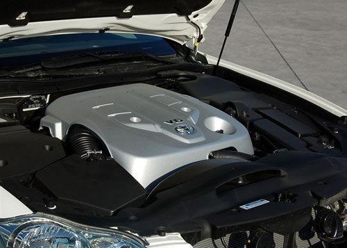 为什么很多跑车的发动机是后置的?