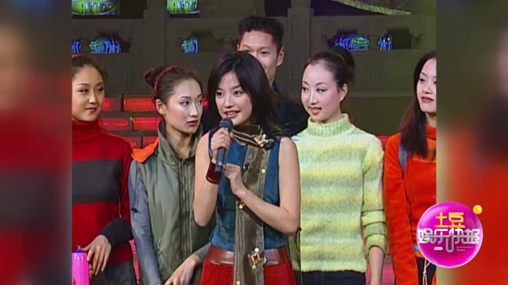 赵薇春晚独唱《六尺巷》 杨洋韩磊合唱《父子》