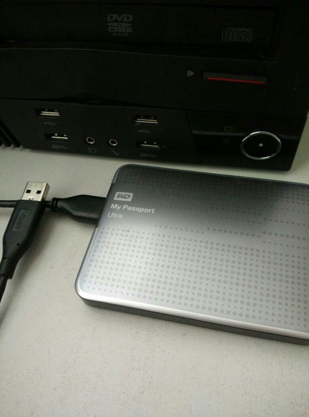 我是win7系统,公司配了个加密的移动硬盘,保存