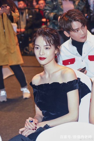 如何评价《芳华》女二号的颜值?